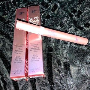 IT lipgloss.